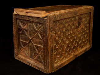 Carved wooden box Tahzout (S)
