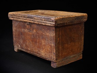 Sunduk. Old small wooden chest