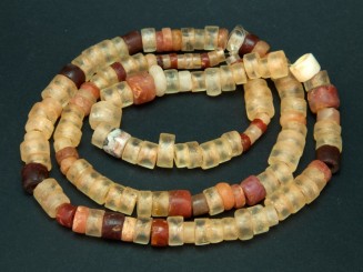 Strand of African antique...